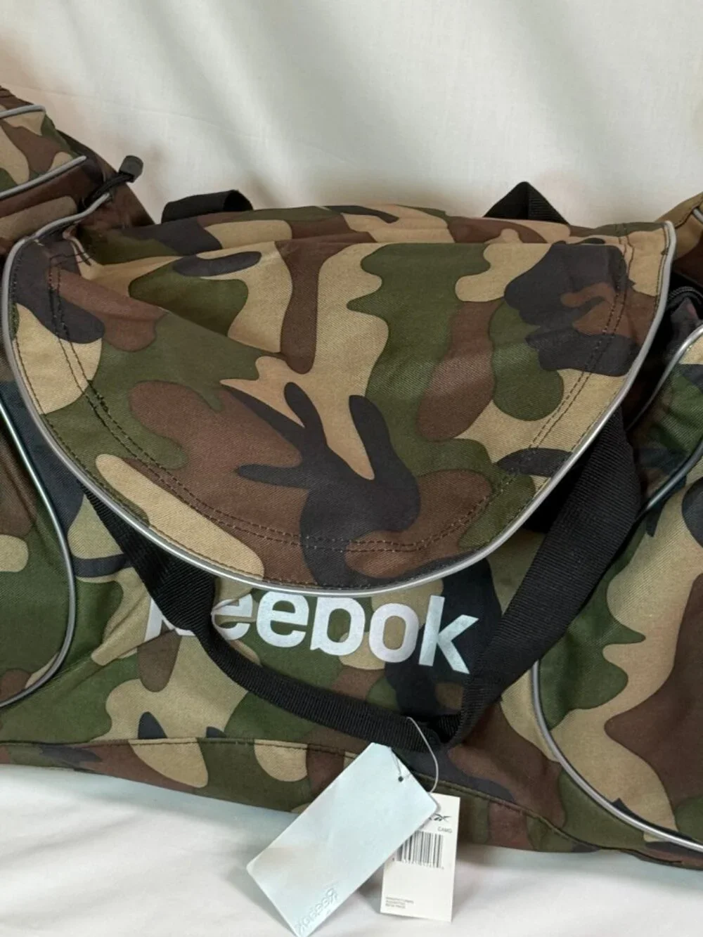 NWT Vintage Reebok Large Duffel Gym Carry On Weekender Travel Bag - Camouflage